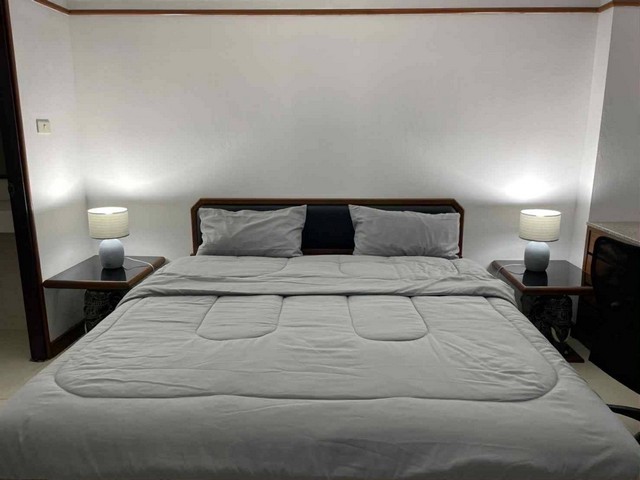 สตูดิโอให้เช่าซอยบัวขาว ขนาด 30 ตารางเมตร ชั้น 6  พร้อมเฟอร์นิเจอร์ครบ