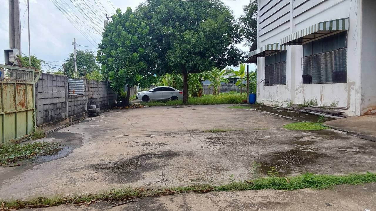ขายด่วน ที่ดิน 500ตรว. + โกดัง คลังสินค้า เข้าซอยหมู่บ้าน จิตรัตนา 1.1 กม  กาญจนาภิเษก ถ. เลียบคลองลำรี