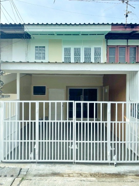 ให้เช่าทาวน์เฮ้าส์ 2 ชั้น 31 ตร.วาMRTแจ้งวัฒนะ14 2.5กม. ม.ธุรกิจบัณฑิตย์ 500 ม.ประชาชื่น10-14 .250 ตร.ม.3 นอน 1 น้ำ