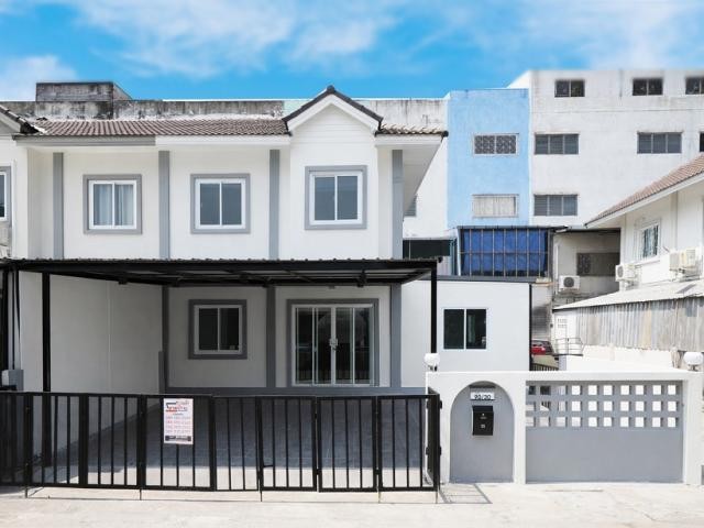 ทาวน์เฮ้าส์มือสอง ขายราคาพิเศษ ทาวน์เฮ้าส์ 2 ชั้น ม.ณรุจา เนื้อที่ 30 ตร.ว. 4นอน 2น้ำ บ้านสวย หน้ากว้าง แปลงมุม