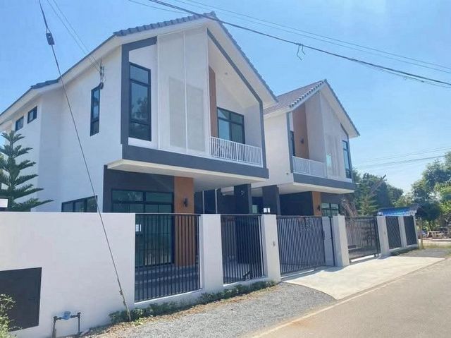 ขาย 2.99 ล้าน 46 ตรว. #หนองผึ้ง #สารภี #แปลงมุม บ้านใหม่คุณภาพดี ทำเลดี ใกล้เมือง เดินทางสะดวก ใกล้สถานศึกษา ห้าง และสนามบิน