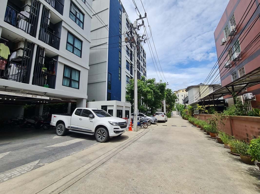 ขาย  คอนโด บี ลอฟท์ สุขุมวิท 107 บี ห่างจาก  BTS สถานีแบริ่ง 1.10 กม.