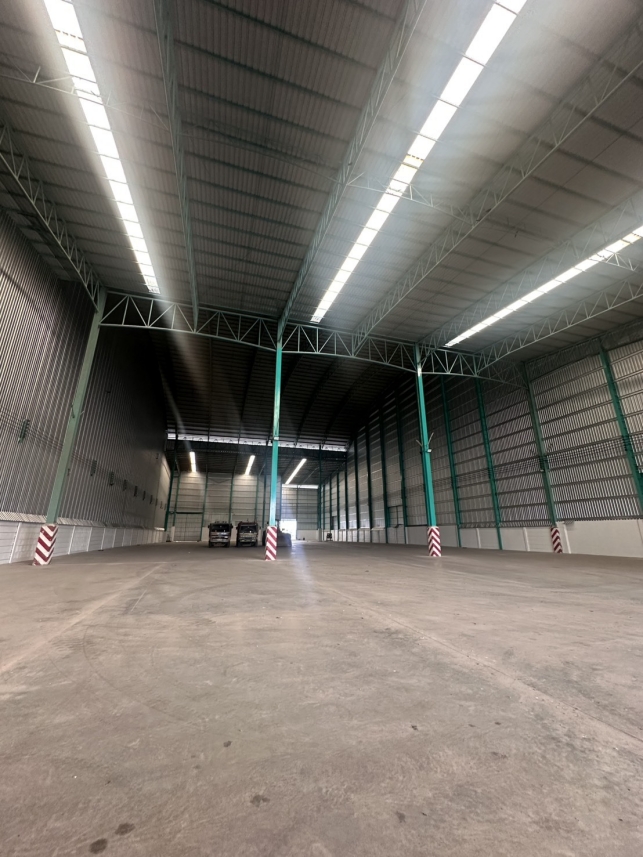 CH1164 ให้เช่าคลังสินค้าขนาดใหญ่ 3600 ตรม. ย่าน ไทรน้อย นนทบุรี