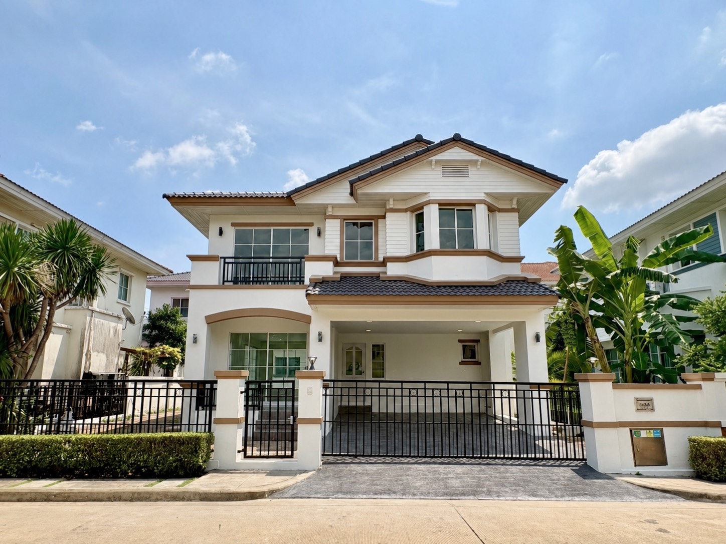 โครงการมัณฑนา ปิ่นเกล้า-พระราม5  บ้านเดี่ยวรีโนเวทใหม่ทั้งหลัง