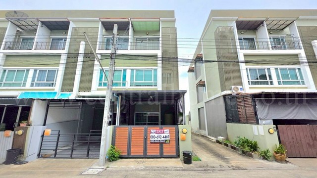 ลดราคา ทาวน์โฮม 3 ชั้น นลิน อเวนิว 3 ซอยเคหะร่มเกล้า 72 รามคำแหง หลังมุม