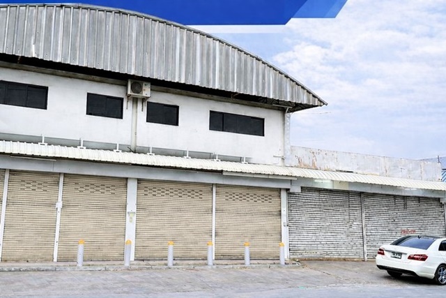 ตึกแถว 3 คูหา พร้อมโกดัง ท่าอิฐ  800 ตร.ม.MRT กระทรวงสาธารณสุข 900 ม.ทำเลศักยภาพใน เมืองนนทบุรี