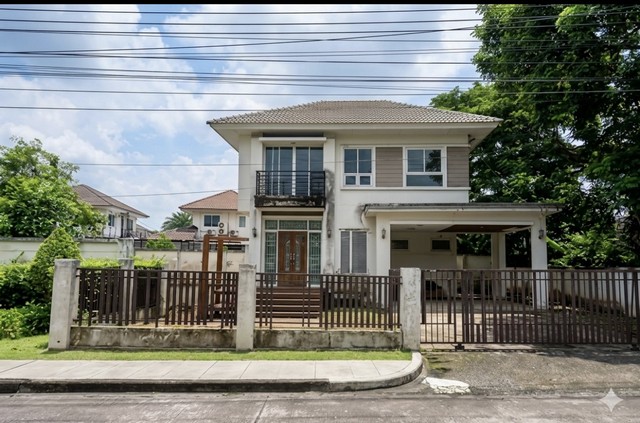 ขาย บ้านเดี่ยว หมู่บ้านเพอร์เฟคพาร์ค สุวรรณภูมิ 2 หลังหน้าโครงการ