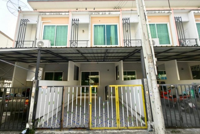 ขายทาวน์เฮ้าส์ โครงการ สมาร์ทแลนด์ นิวสไตล์  อำเภอศรีราชา จังหวัดชลบุรี