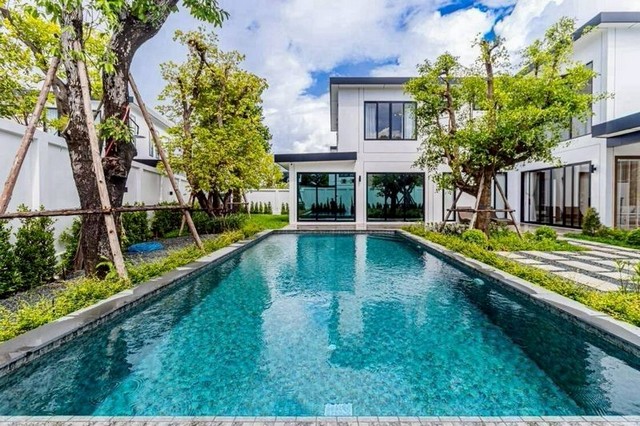 พูลวิลล่าสุดหรู ดีไซน์ทันสมัย ทำเลพรีเมียม แม่เหียะ