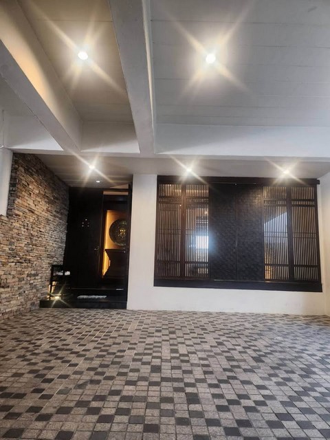 ให้เช่าทาวน์โฮม 4 ชั้น 5 นอน การ์เด้นเฮ้าส์ นราธิวาส 30 ย่านพระราม 3 บ้านสวย วิวสวน สงบ ร่มรื่น แต่งแบบ Thai oriental style เฟอร์ครบ