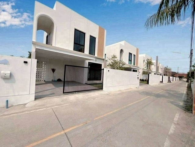 บ้านสร้างใหม่ 2 ชั้น สไตล์โมเดิร์น พร้อมเข้าอยู่ หางดง