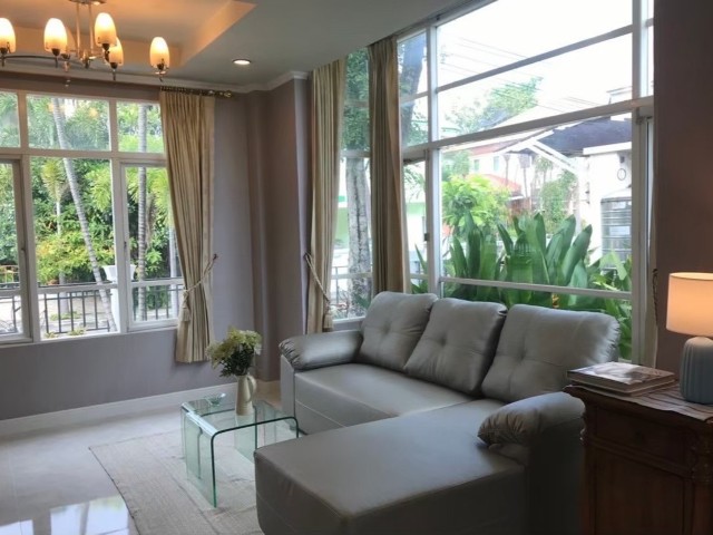 ให้เช่าหมู่บ้านฟ้ากรีนพาร์ค ลาดพร้าว101 มี3นอน2น้ำตกแต่งสวยเฟอร์ครบทำเลดี ใกล้The Mall บางกะปิ ราคา35000บาท/เดือน