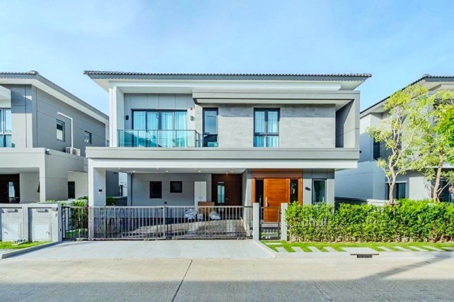 ทำเลศักยภาพติดถนนเมน ใกล้ทางด่วน และวงแหวน บ้านเดี่ยวหรูสไตล์โมเดิร์น 2 ชั้น ฟังก์ชันครบ 4 นอน 5 น้ำ ใกล้ เมกาบางนา 500 ม. หลังใหญ่ 62 ตร.ว.