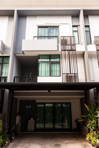 ขาย/ให้เช่า ทาวน์โฮม 3 ชั้น | Plex Residence เกษตร–นวมินทร์ 111 ทำเลดี ใกล้ Central EastVille เชื่อมต่อถนนหลักและทางด่วนได้สะดวก
