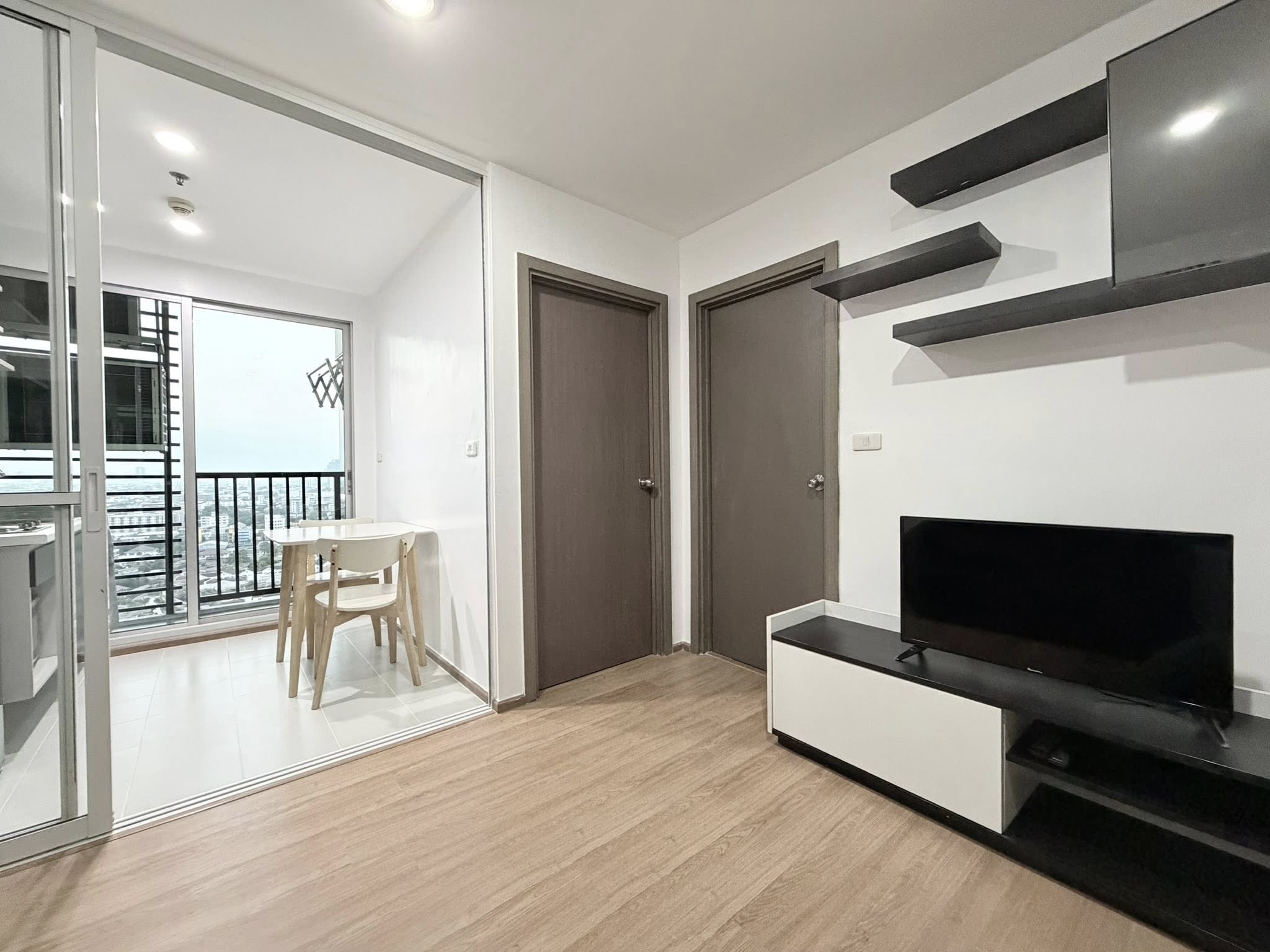 The Base Sukhumvit 77 Peaceful Beautiful View 23rd Floor BTS Onnut