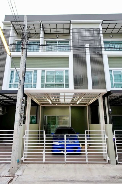 ให้เช่าทาวน์เฮาส์หรู 3 ชั้น รามคำแหง140-146 เดอะพาซิโอ ทาวน์ 1.1 กม.จัดเต็มเฟอร์ฯ 18 ตร.วา. 220 ตร.ม. ม.นิด้า 2.5 กม.  3 นอน