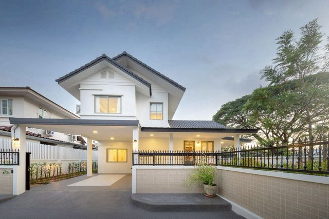 ลดแรงเหลือเพียง 5.99 ล้าน #นันทนา2 #Land&ampHouses #แม่โจ้ #รีโนเวทใหม่ #เฟอร์นิเจอร์ไม้สัก Built-in ทั้งหลัง #หิ้วกระเป๋าเข้าอยู่ได้ทันที!