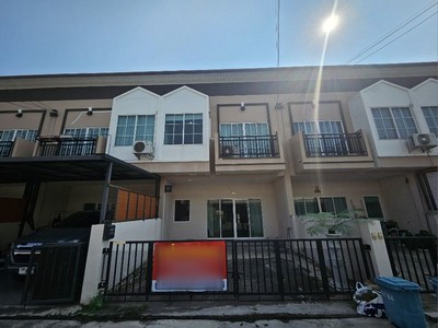 หมู่บ้านลีฟวิ่ง ไพร์ม ขายทาวน์โฮม 2 ชั้น ตกแต่งใหม่ทั้งหลังด้วยวัสดุเกรดพรีเมียม ทำเลดีเยี่ยมในซอยบงกช 33 รังสิต-คลอง 2