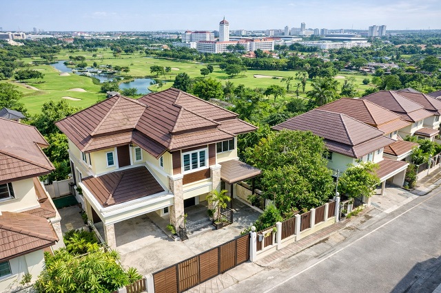 คฤหาสน์หรูสไตล์รีสอร์ท 3-4นอน ม.รังสิต 2.16กม.โรบินสัน ศรีสมาน 2.5 กม. 3 น้ำ  2 ชั้น หลังมุม  65 ตร.ว. ถูกที่สุดใน3โลก