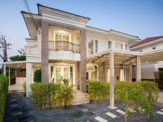 ให้เช่า บ้านเดี่ยว 2 ชั้น หลังใหญ่ หมู่บ้าน คาซ่าวิลล์ สุขาภิบาล5 สภาพใหม่ พร้อมอยู่ติดถนนใหญ่