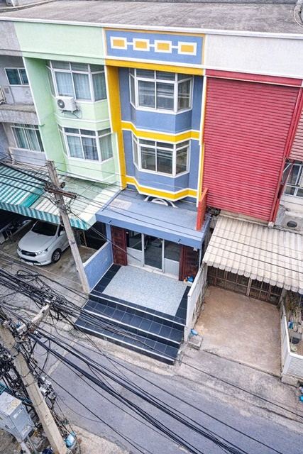 Toll Way วิภาวดี  สนามบินดอนเมือง 8นอน 2น้ำ ใกล้ตลาดสี่มุมเมือง 3กม. อาคารพาณิชย์ 3 ชั้นรีโนเวทใหม่  ธูปะเตมีย์ BTS วัดพระศรีมหาธาตุ 1กม.