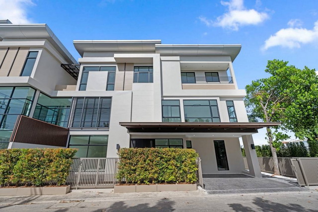 ขายบ้านหมู่บ้าน The Zenith Newly renovated 49.1ตร.วา ในซอยโรงเรียน SISB (โรงเรียนนานาชาติสิงคโปร์)