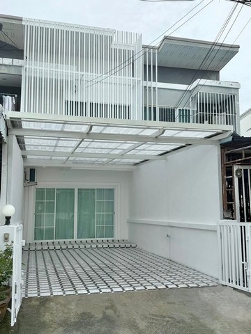 ขายทาวน์โฮม 2 ชั้น ใจกลางเมืองพัทยา ตกแต่งครบ พร้อมเข้าอยู่ FP-H01750