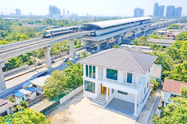 คฤหาสน์ 2 ชั้น 5นอน รัชดา34-38 เซ็นทรัล ลาดพร้าว 2.5 กม.MRTลาดพร้าว 1.5กม. 100 ตร.ว. 300 ตร.ม.  Double Volume ม.ราชภัฏจันทรเกษม 1.3 กม.