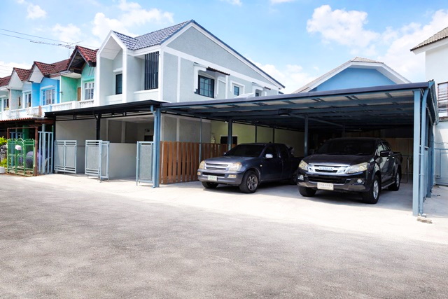 MRTเศรษฐบุตรบำเพ็ญ 300 ม. ทาวน์เฮาส์ 3นอน 2น้ำ หลังมุม  30ตร.ว.  210ตร.ม. 2-3 คัน รีโนเวทใหม่ สินแพทย์เสรีรักษ์ 1 กม.ทำเลรามอินทรา115