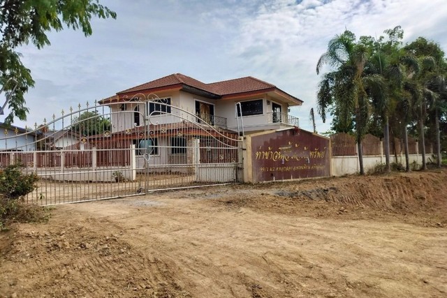 ขายที่ดินพร้อมสิ่งปลูกสร้าง ( บ้าน โกดัง ) ถนนพิษณุโลก - วัดโบสถ์ จังหวัดพิษณุโลก