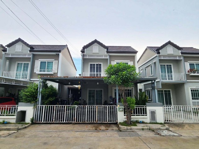 ขายทาวน์เฮ้าส์  หมู่บ้านเดอะวิลเลจ กาญจนาภิเษก-ราชพฤกษ์ 2 ถนนกาญจนาภิเษิก นนทบุรี