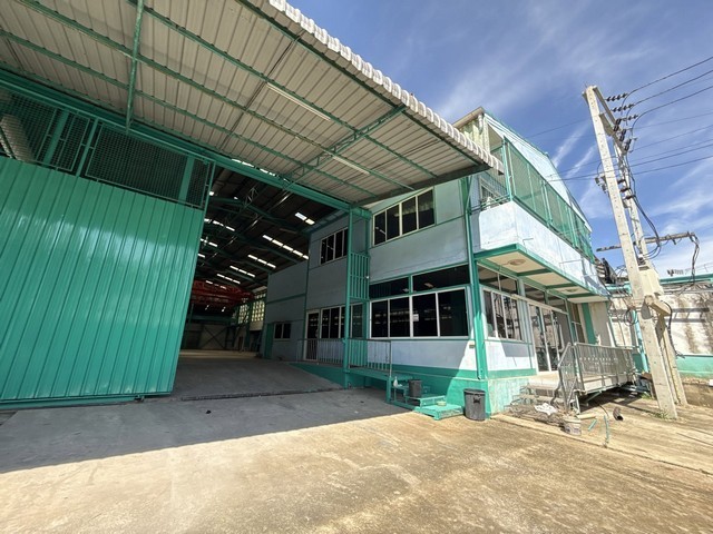 โรงงาน 1 ไร่พื้นที่ใช้สอย 1600 ตรม  พร้อมรอก เครน และบ้านพัก ออฟฟิศ ใกล้ถนนพระราม 2 ซ.ชุมพล ถนนเอกชัย