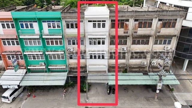 ขายด่วน อาคารพาณิชย์ 4 ชั้น แยกปากเกร็ด นนทบุรี ตกแต่งใหม่ทั้งหลัง