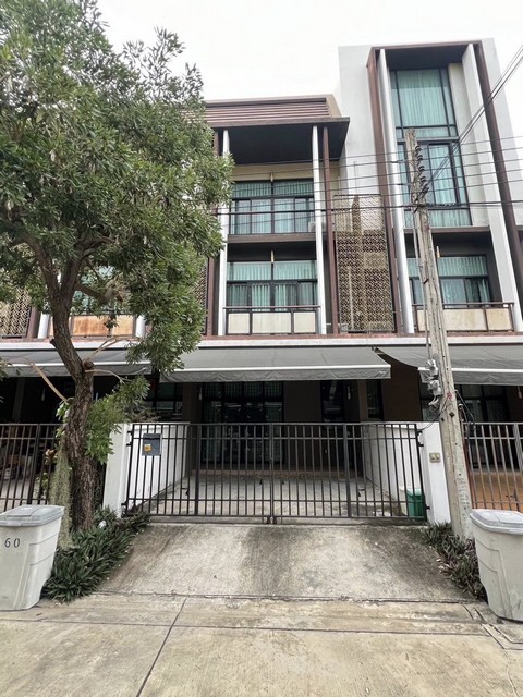 ให้เช่าทาวน์โฮม 3 ชั้น ฟลอร่า วงศ์สว่าง Flora Wongsawang ใกล้รถไฟฟ้า สถานีแยกติวานนท์ 500 เมตร