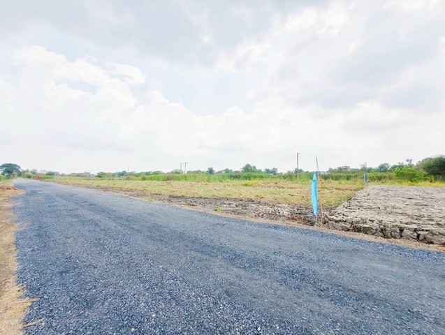 ที่ดิน - พื้นที่ =  100 Square Wah 0 ngan 0 RAI  490000 BAHT. สวยและดี ปทุมธานี