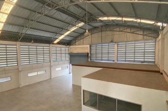 ให้เช่าโกดัง พร้อมออฟฟิศ  บ้านพักคนงาน คลอง 6 ปทุมธานี