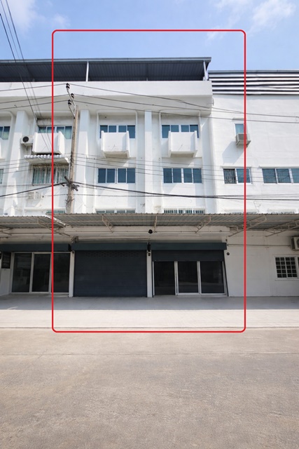 32 ตร.ว. ให้เช่าอาคารพาณิชย์ 4 ชั้น 2 คูหา ใกล้ BTSเสนานิคม 310 ม. BTS รัชโยธิน   ซ.พหลโยธิน 31-39 ลาดยาว จตุจักร 400 ตร.ม.