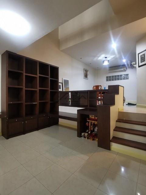 HR 6333  ให้เช่าทาวน์โฮม 3 ชั้น 3 ห้องนอน บ้านกลางเมือง รัชดา เหม่งจ๋าย1 ใกล้เลียบด่วน ใกล้สถานทูตลาว