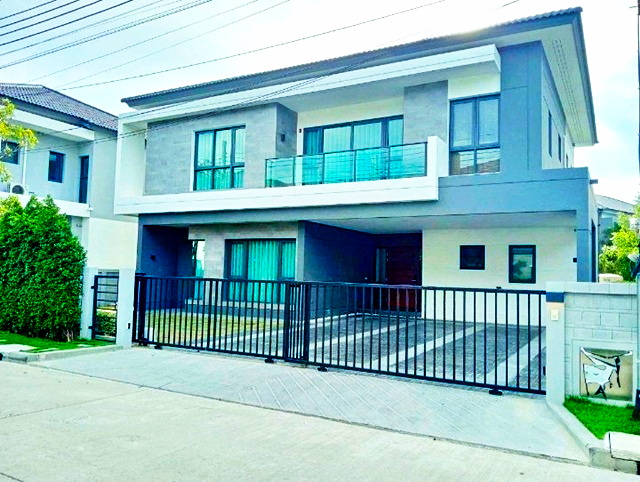 MRT ศรีลาซาล 4.4 กม.MEGAบางนา 700ม. ให้เช่าบ้านใหม่สุดหรู 2 ชั้น 95ตร.วา. 330ตร.ม.  หรูหรา พร้อมเฟอร์ฯ 6แอร์ 4-5นอน 5 น้ำ  ถ.บางนา-ตราด