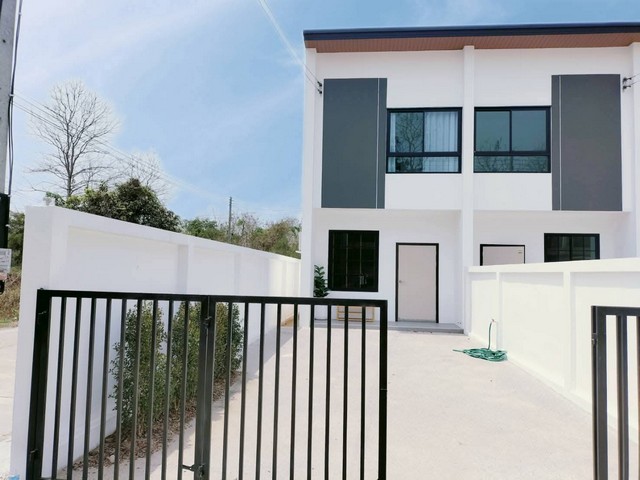 ขายทาวน์โฮม 2 ชั้น สันป่าตอง เชียงใหม่ | ราคา 1.19 ลบ. ฟรีโอน ผ่อนถูกกว่าเช่า