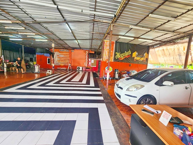 ห้องเคลือบแก้ว 6นอน 6น้ำ โชว์รูม ร้านค้าที่พักลูกค้า 1 ไร่ 1600ตร.ม.  เดอะมอลล์บางกะปิ  1กม. ใกล้ศูนย์การค้าบางกะปิ