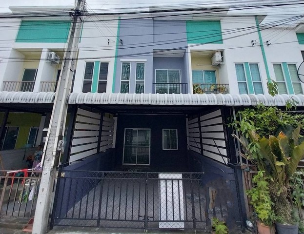 ขาย ทาวน์โฮม โครงการ เดอะวิลเลจ ปิ่นทอง 331  ถนน แหลมฉบัง-มาบเอียง