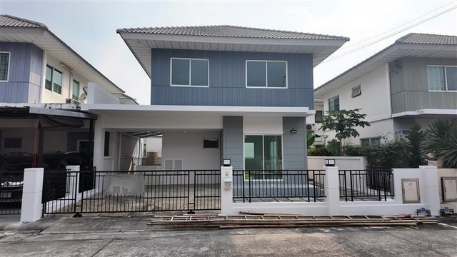 ขายบ้านแฝด 2 ชั้น โครงการ เดอะวิลล่า รัตนาธิเบศร์  อำเภอปากเกร็ด นนทบุรี