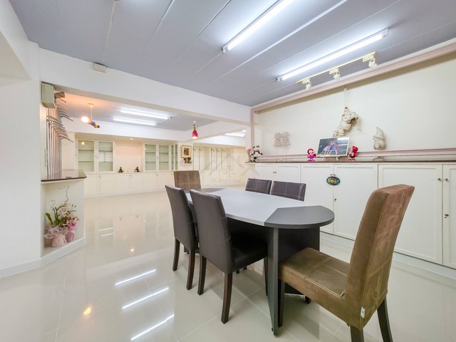 ให้เช่าพื้นที่สำนักงาน 2 ชั้น พื้นที่ 175–200 ตร.ม ซอยภูมิจิตร พระราม 4 ใกล้ BTS พระโขนง