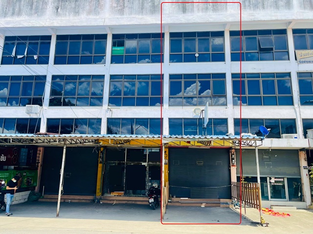 ทาสีตกแต่งใหม่ รามอินทรา109 พระยาสุเรนทร์24-34 ให้เช่า อาคารพาณิชย์ 3.5ชั้น  3นอน 3น้ำ 2จอดรถ Lotus