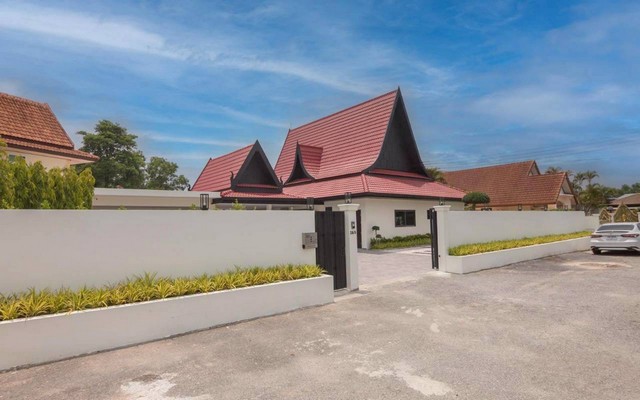 ขายบ้าน/ให้เช่าบ้านพูลวิลล่าขนาด 257 ตารางวา เนื้อที่เยอะ พร้อมอยู่ ใกล้อ่างเก็บน้ำมาบประชัน บางละมุง ชลบุรี