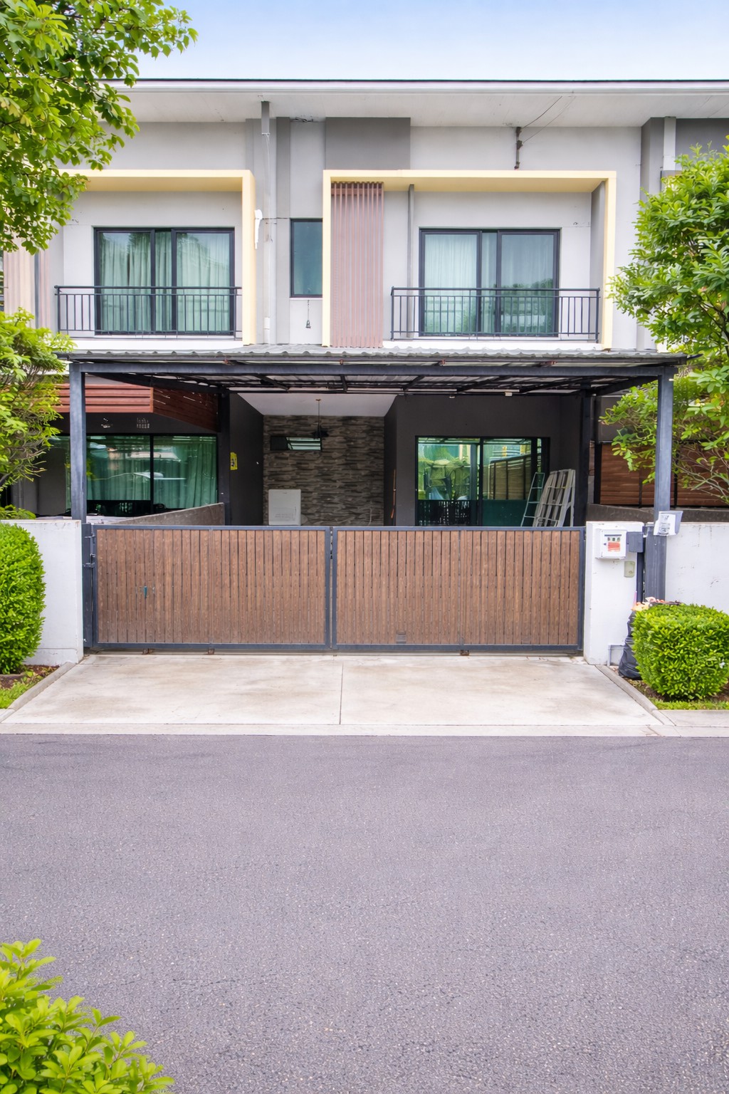 รร.พระหฤทัยดอนเมือง 900 ม. 19ตร.ว. เทิดราชัน-ดอนเมือง แอร์3 หลังสุดท้ายในโครงการ ทาวน์โฮม 2ชั้น 3นอน152ตร.ม. ใกล้ตลาดใหม่ดอนเมือง 1.5 กม.