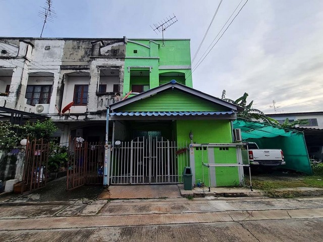 ขายทาวน์เฮ้าส์  หมู่บ้านพิชาดา ถนนบ้านกล้วย-ไทรน้อย  นนทบุรี