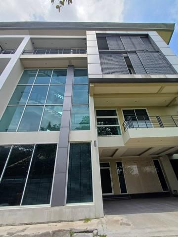 ให้เช่าโฮมออฟฟิต 4 ชั้น ห้องมุม 600 ตร.ม .ย่านรามอินทรา ใกล้แฟชั่นไอแลนส์ MRT วงแหวนรามอินทรา **จดทะเบียนบริษัทได้