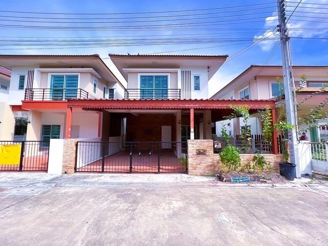 ขาย ทาวน์โฮม โครงการ แพนนาเซียวิลเลจ  การเดินทางสะดวกใกล้ถนนมิตรภาพ และถนนมอเตอร์เวย์ กรุงเทพ-ชลบุรี สายใหม่